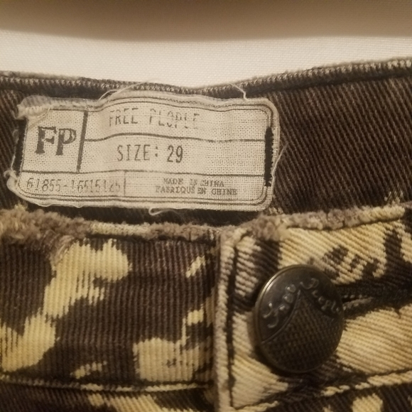 FREE PEOPLE TIE-DYE BLEACHED BROWN SHORTS - Picture 5 of 9